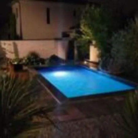 Hébergement de vacances Escapade Du Roi Henri Iv A Entierement Privee 6 Personnes & Bebe Avec Spa, Brasero & Piscine Ideale Vacances, Week-end, Repos Ou Teletravail Pau
