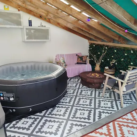 Escapade Du Roi Henri Iv A Entierement Privee 6 Personnes & Bebe Avec Spa, Brasero & Piscine Ideale Vacances, Week-end, Repos Ou Teletravail Pau
