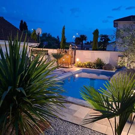 Σπίτι διακοπών Escapade Du Roi Henri Iv A Maison Entierement Privee 6 Personnes & Bebe Avec Piscine, Spa, Brasero & Plancha Ideal Vacances, Week-end, Repos Ou Teletravail